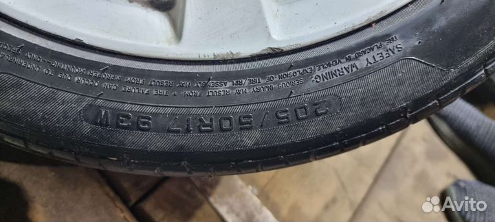 ZLD-100 EXTRA Z-Ice 3000-S 205/50 R17