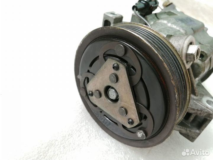 Компрессор кондиционера 92600ED010 Nissan MR18DE