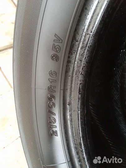 Yokohama BluEarth E70 215/60 R16