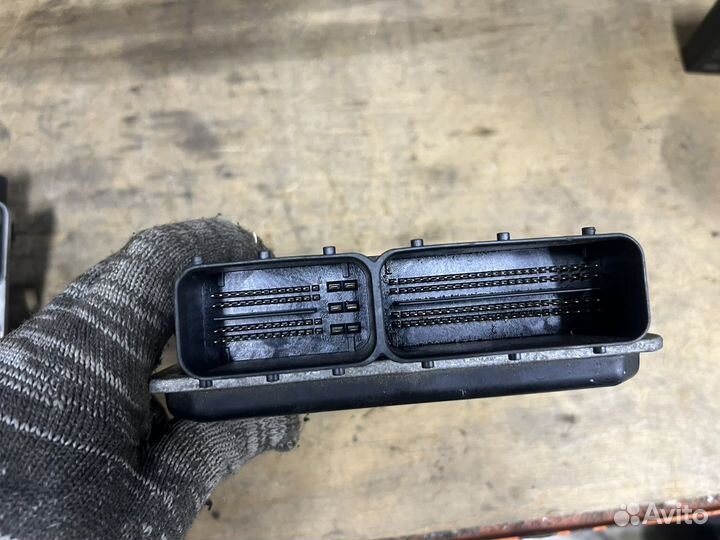 Блок управления двигателем Mercedes Benz M271