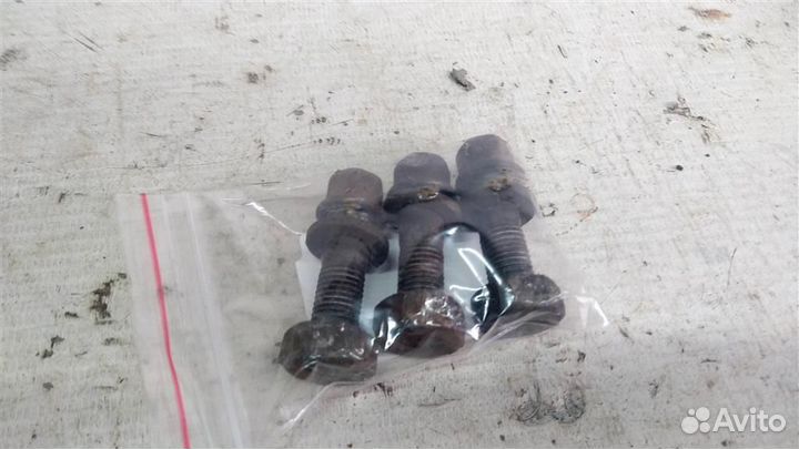 Болт крепления кардана Hyundai Grace 93-04г