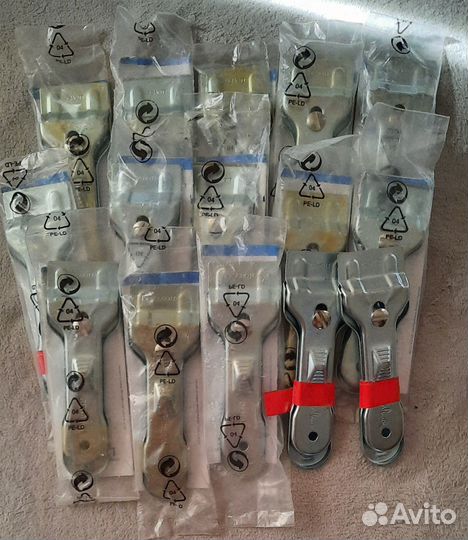 Скребок для любых поверхностей (стекло, керамика)