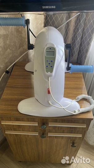 Педальный тренажер с электродвигателем