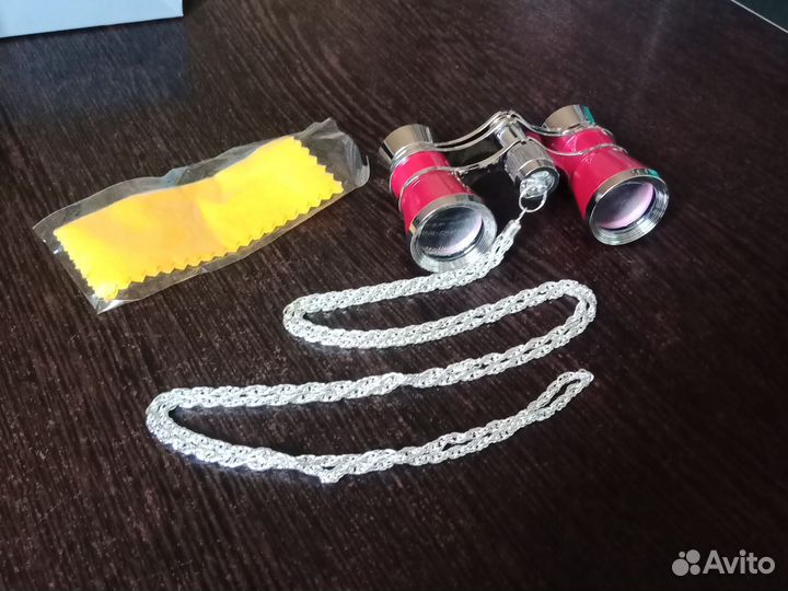 Театральный бинокль 3*25 в чехле на цепочке