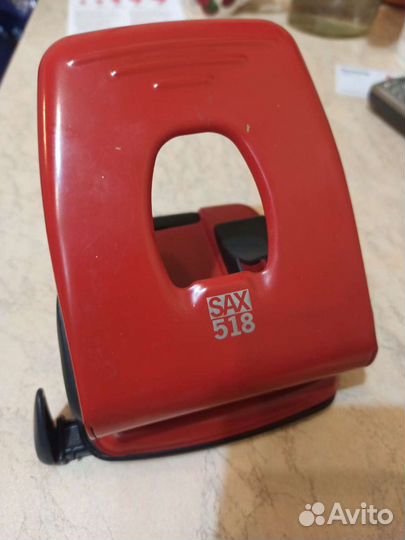 Дырокол SAX 518