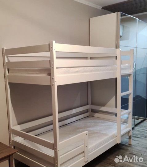 Двухъярусная кровать белая в наличии