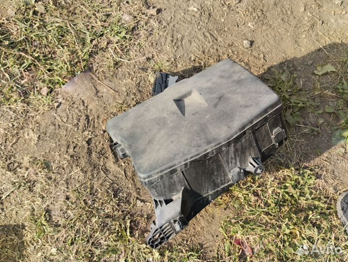 Блок предохранителей Toyota Corolla e150