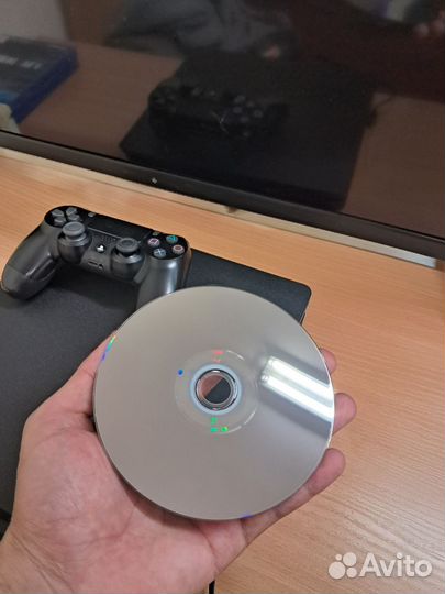 Ps4 slim 1000 gb + 2 геймпад + игри + зарядка