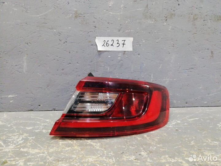 Фонарь правый Renault Arkana