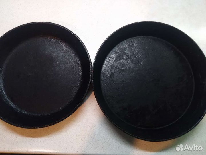 2 чугунных советских сковородки