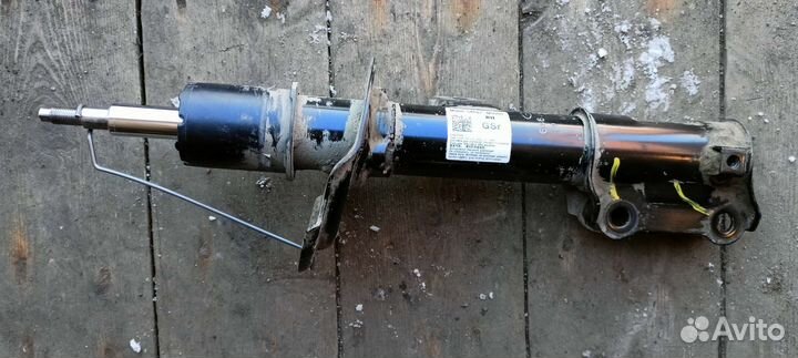 Амортизатор на hyundai Greta передний правый