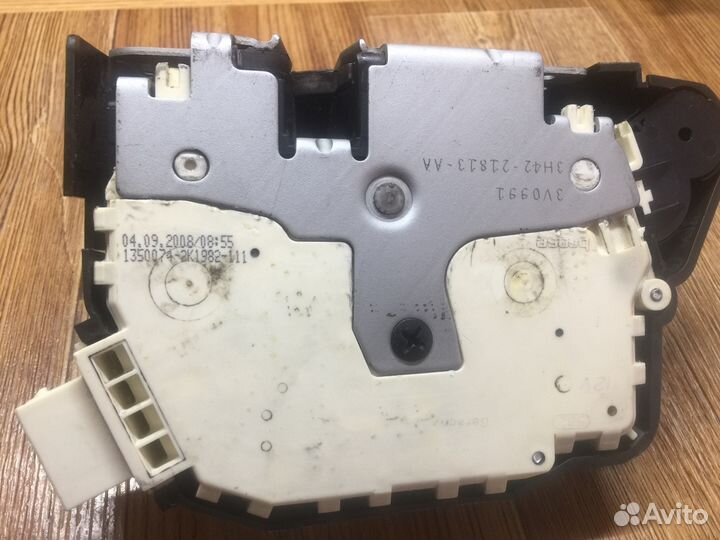 Замок двери водителя на Ленд Ровер,Lend Rover