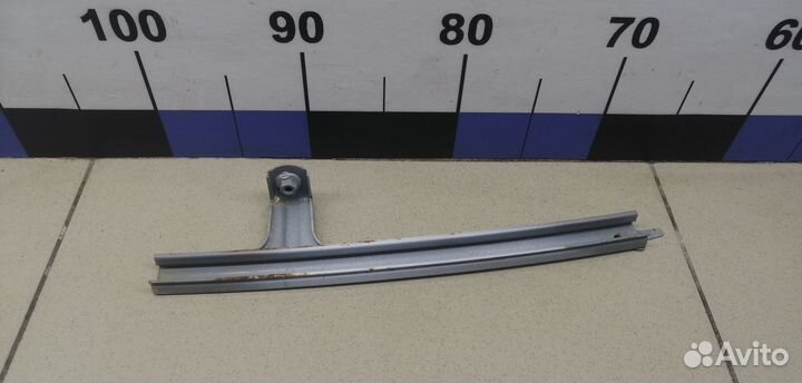 Направляющая стекла RAV 4 2013