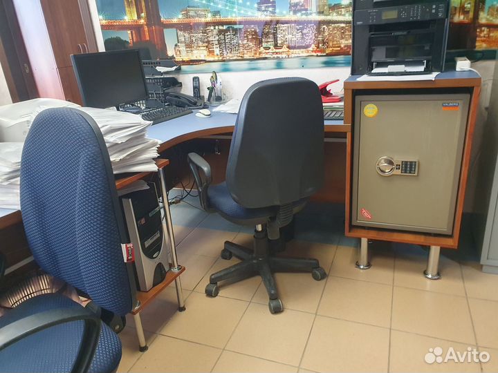 Компьютерный стол