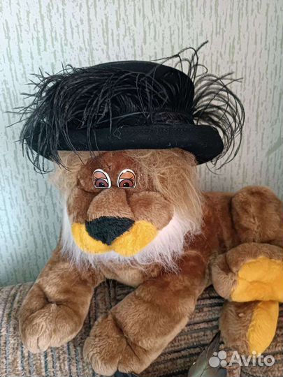 Шляпа с натуральным пером