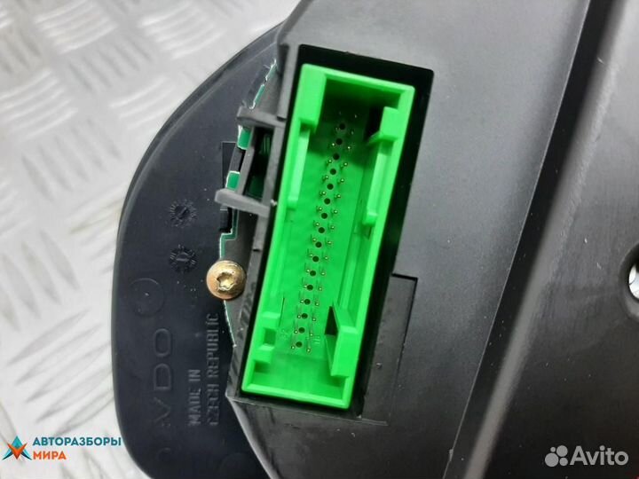 Щиток приборов (приборная панель) Skoda Superb