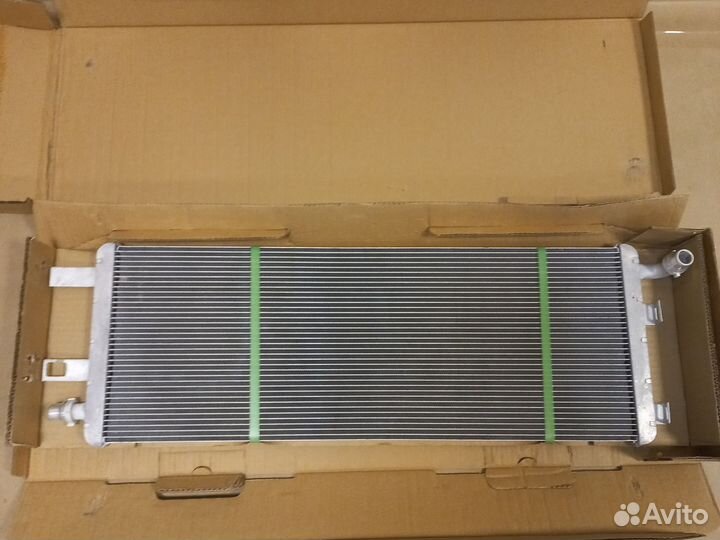 Радиатор низких температур Мерседес A1675000400