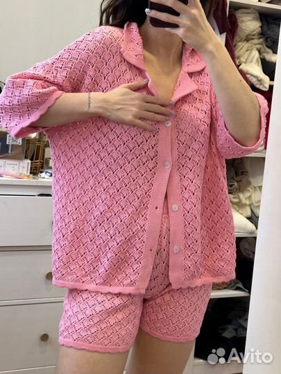Вязаный костюм женский the ninki розовый с шортами