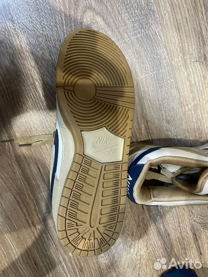 Кроссовки Nike