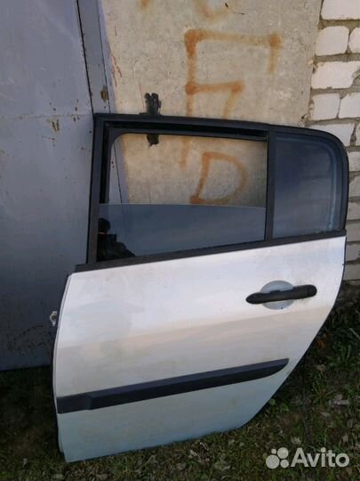 Задняя дверь Renault megane 2 хэтчбек
