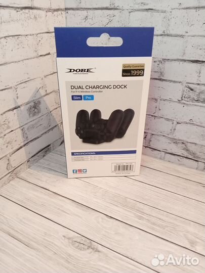 Зарядная док станция для джойстика,геймпада ps4