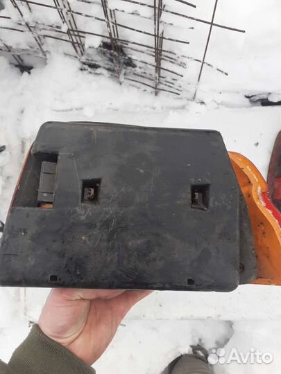 Задний левый фонарь Ford Escort