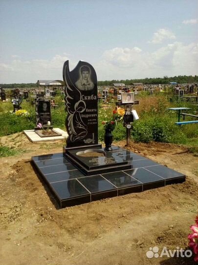 Памятники
