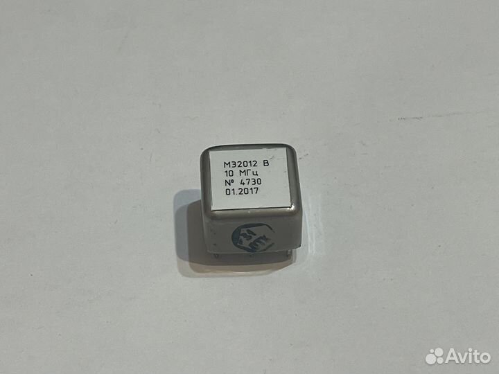 Генератор кварцевый М 32012в