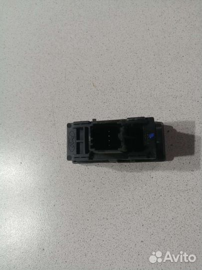 Кнопка обогрева лобового стекла Ford Fusion