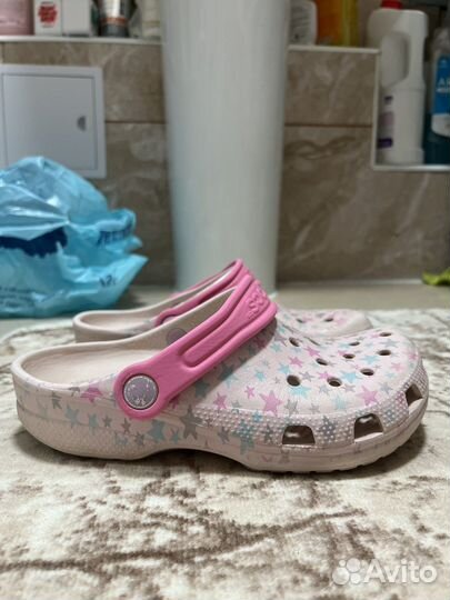 Продам кроксы девичьи