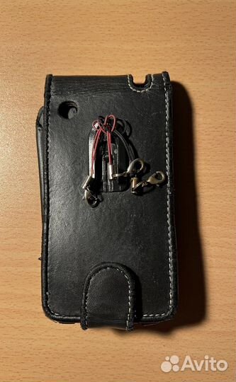 Чехлы для iPod и iPhone