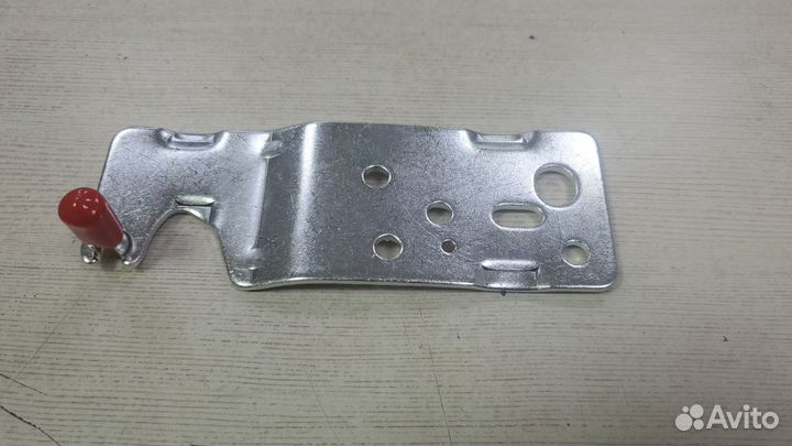 Кронштейн крепления двери холодильника LG