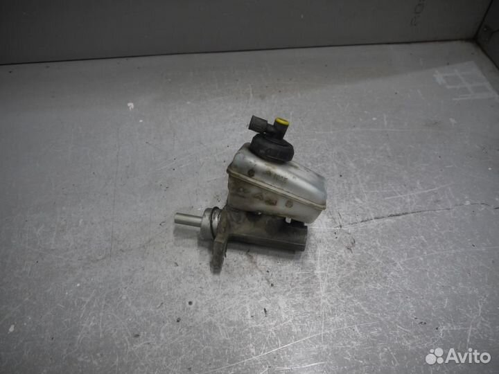 Цилиндр тормозной с бачком Renault Logan 1 (2005-2