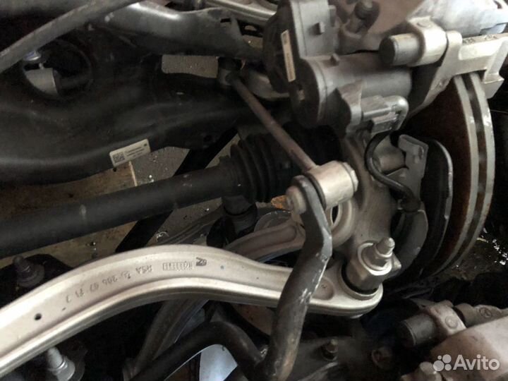 Кулак задний левый мерседес W205 2017год