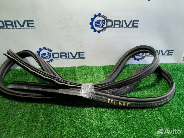 Уплотнитель багажника Ford Focus 1