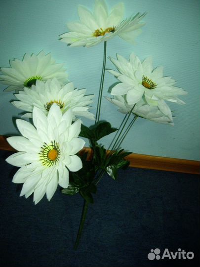 Милый букет цветов - белый