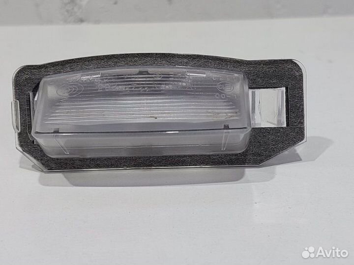 Фонарь подсветки номера Mitsubishi Outlander GF2W