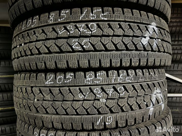 Bridgestone Blizzak W979 205/85 R16C 117L