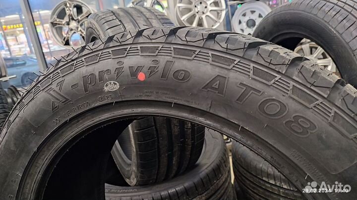 Tracmax X-Privilo AT08 235/65 R17 104T