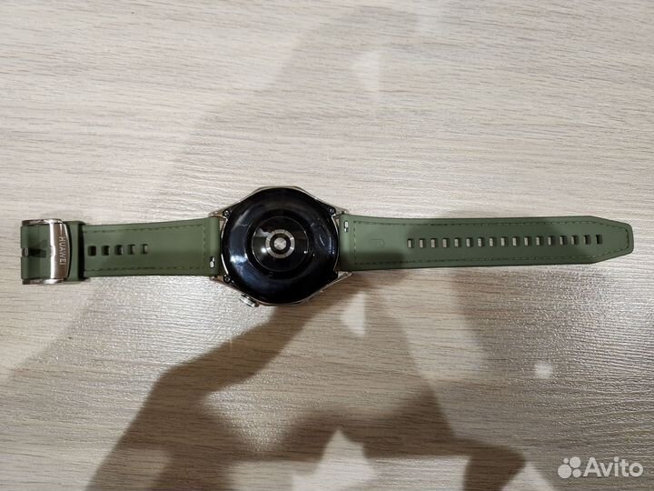 Смарт-часы huawei Watch GT4 и зарядка (шнур)