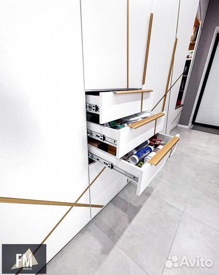 Шкаф трехстворчатый (и другие)