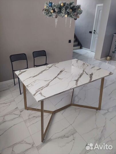 Кухонный стол