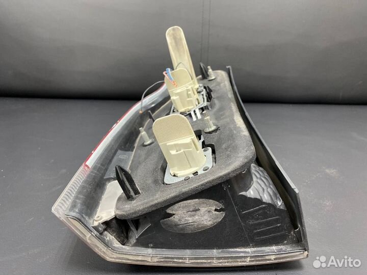 Фонарь задний правый Volvo Xc70-2 (2004-2007)