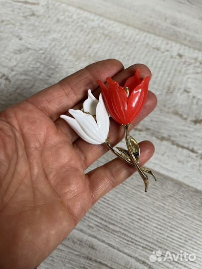 Брошь цветок