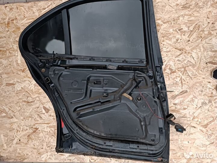 Задняя левая дверь BMW e 39