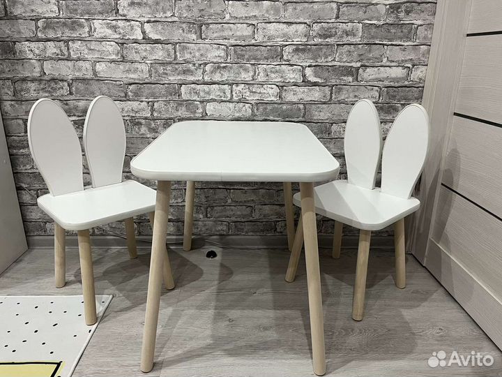Детский стол со стульями