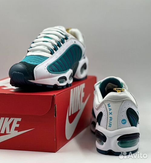 Новые кроссовки Nike Air Max Tailwind 4