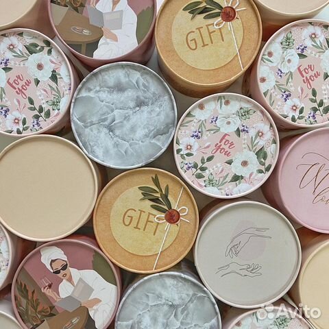 Подарочные коробки и пакеты