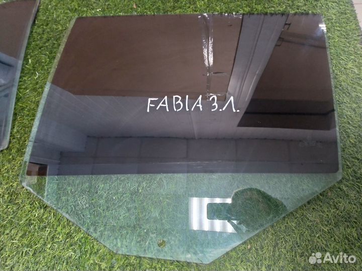 Стекло дверное заднее левое Skoda Fabia 2 хэтчбек