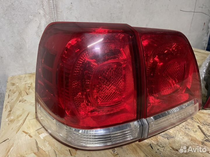 Фонари Toyota land cruiser 200